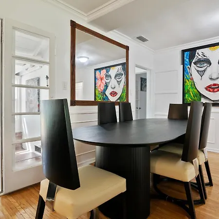 4 Bedroom 3 Bathroom Urban Oasis Near Universal Studio And Hollywood For 8